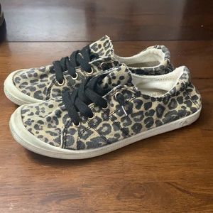 Women’s leopard sneakers